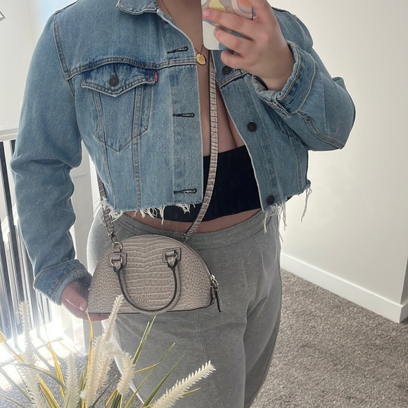 Guess purse - Picture 3 of 6